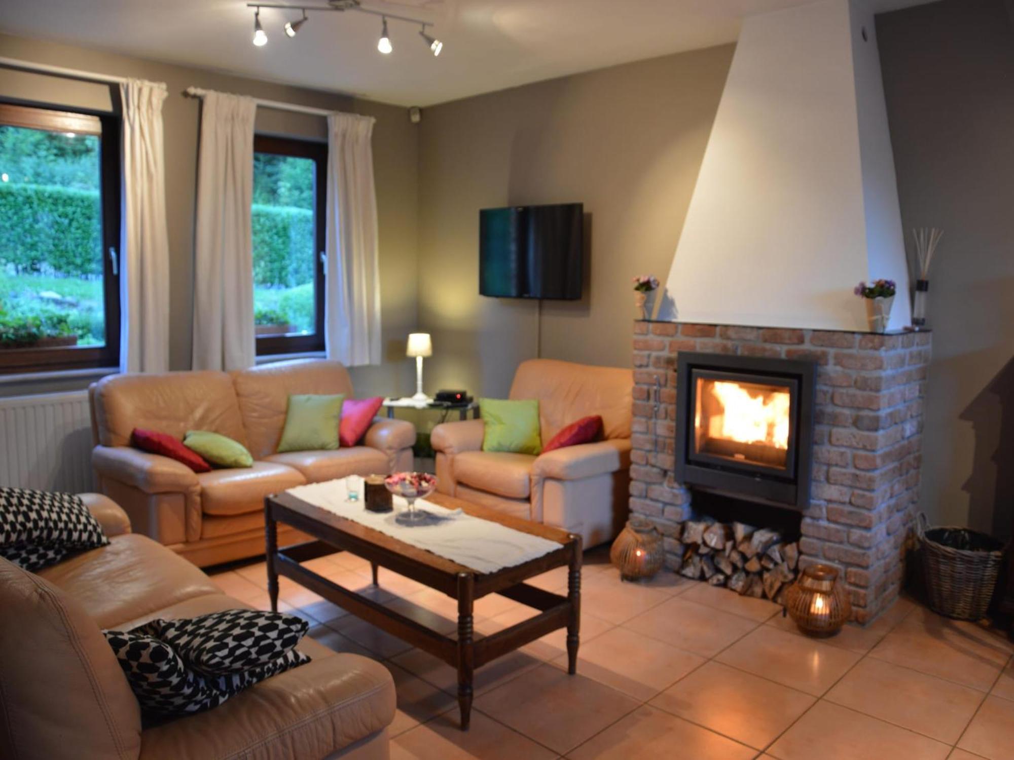 Modern Holiday Home In Stavelot With Fireplace Ngoại thất bức ảnh