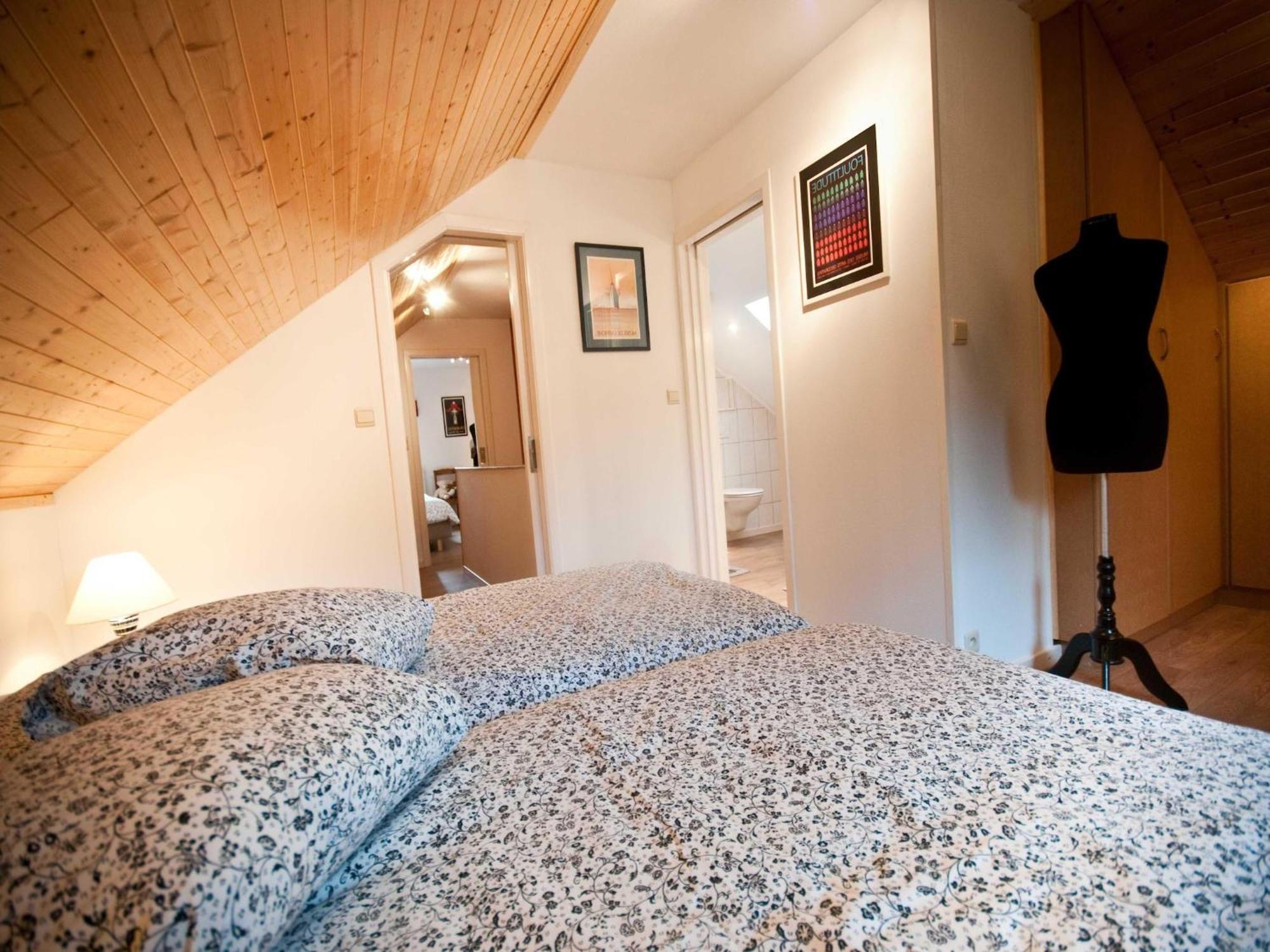 Modern Holiday Home In Stavelot With Fireplace Ngoại thất bức ảnh