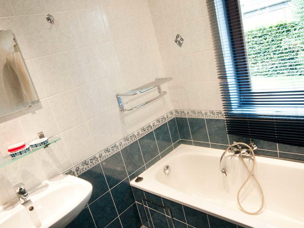 Modern Holiday Home In Stavelot With Fireplace Phòng bức ảnh
