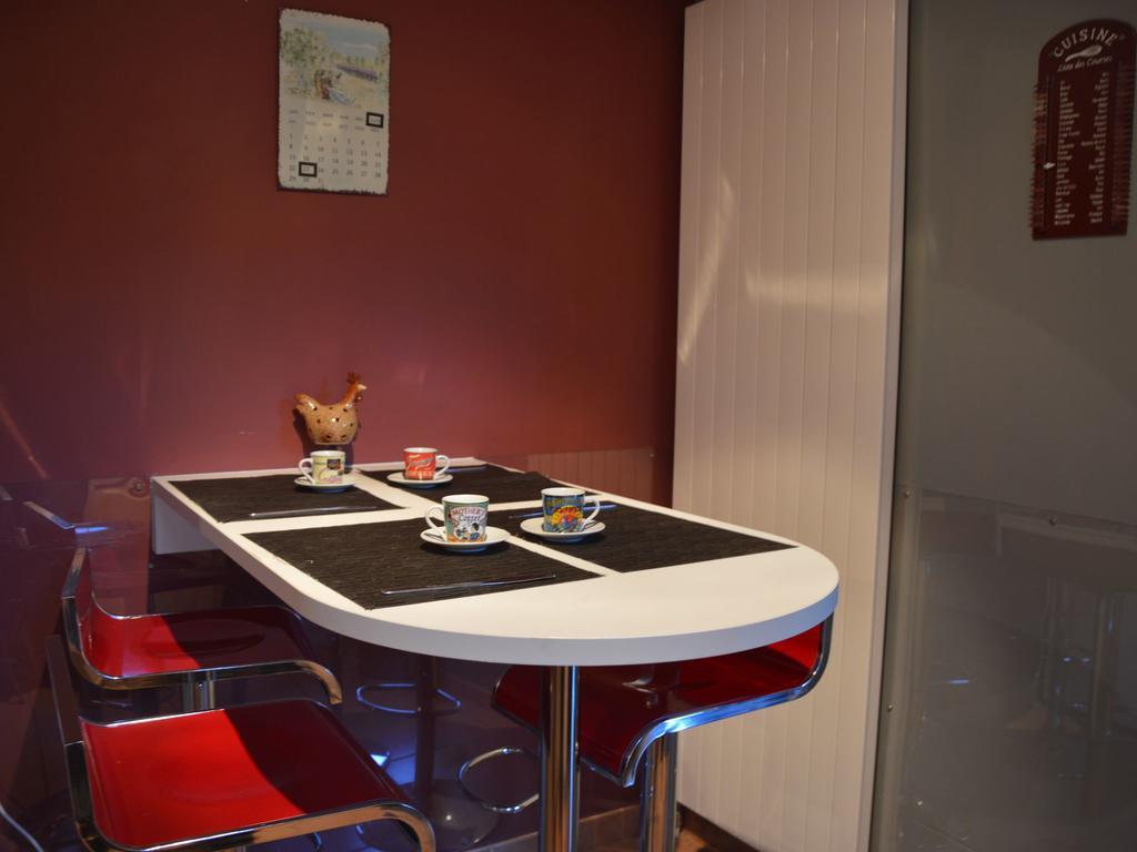 Modern Holiday Home In Stavelot With Fireplace Ngoại thất bức ảnh